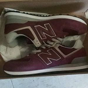 New balance burgundy